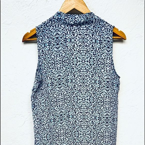laundry by shelli segal Los Angeles Small tank top blue And White Pattern V Neck - Picture 5 of 6